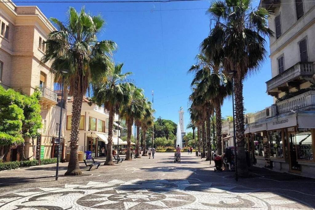 Appartamento Elegante Trilocale Marconi prima fila mare San Benedetto del Tronto Esterno foto